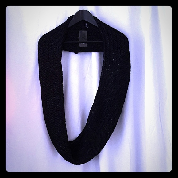 Torrid - Infinity Scarf - Picture 1 of 2
